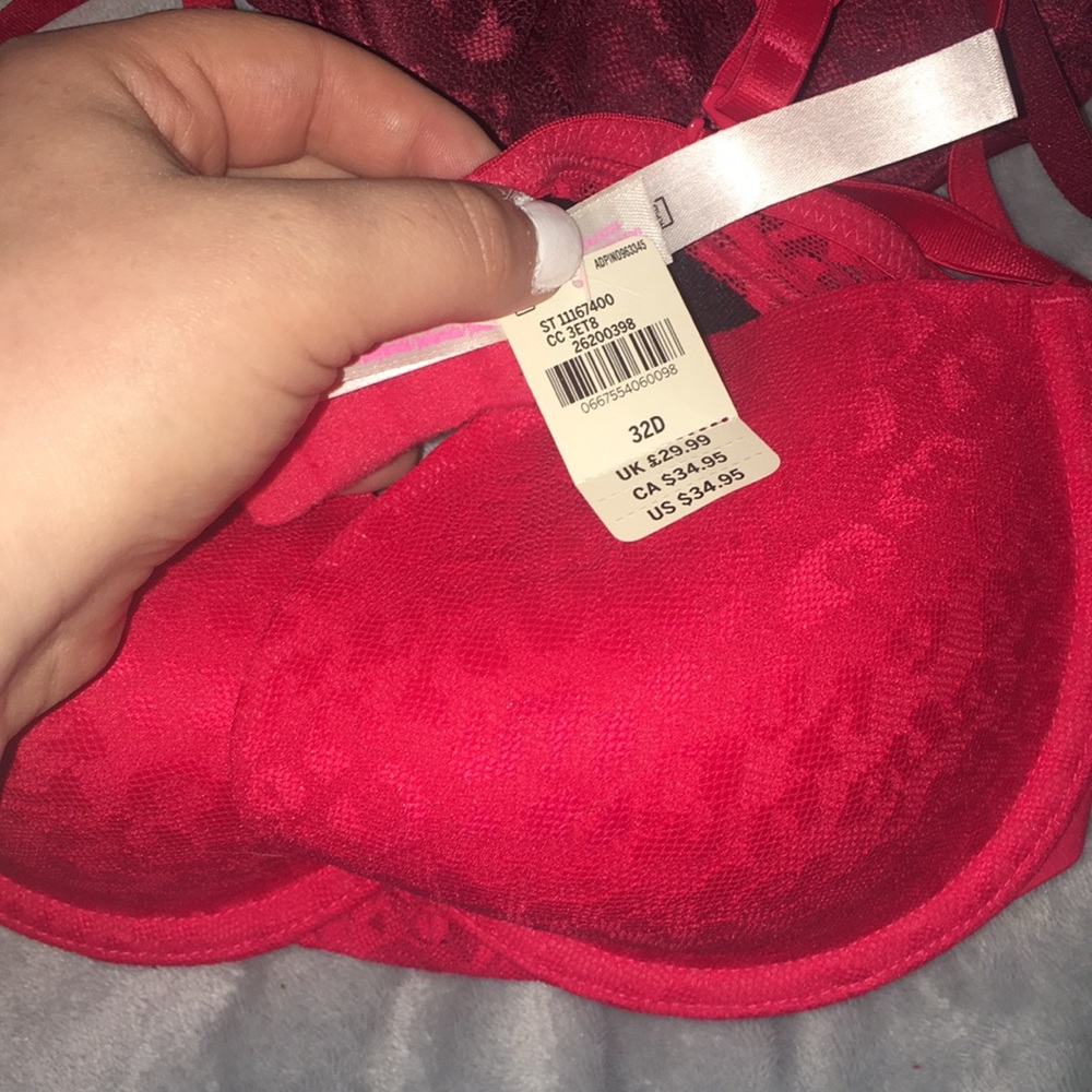 Bras - Picture 2 of 3